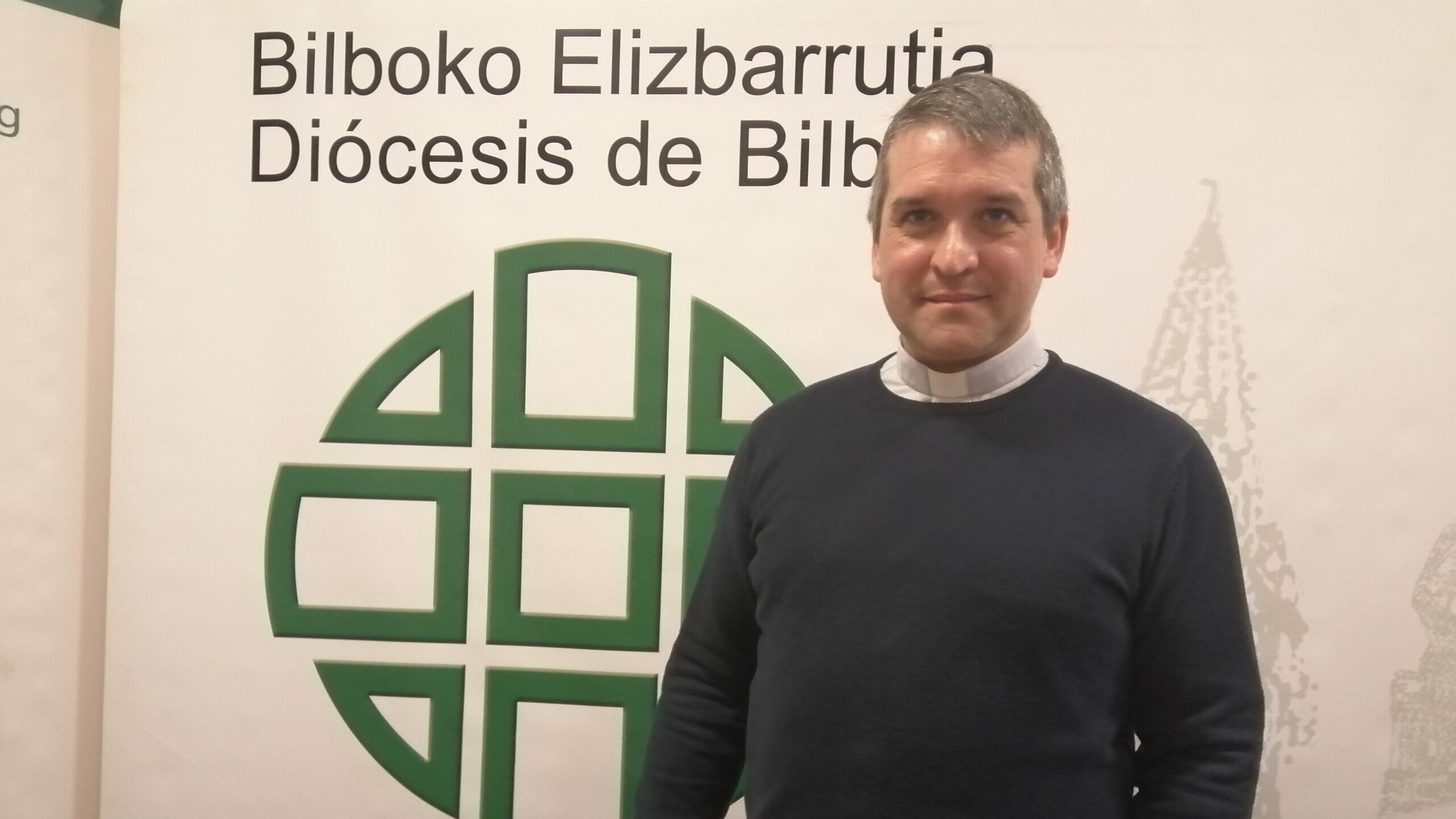 Carlos Olabarri: “Biktimek batzutan errudun sentsazinoa dabe eta hori oso mingarria da”