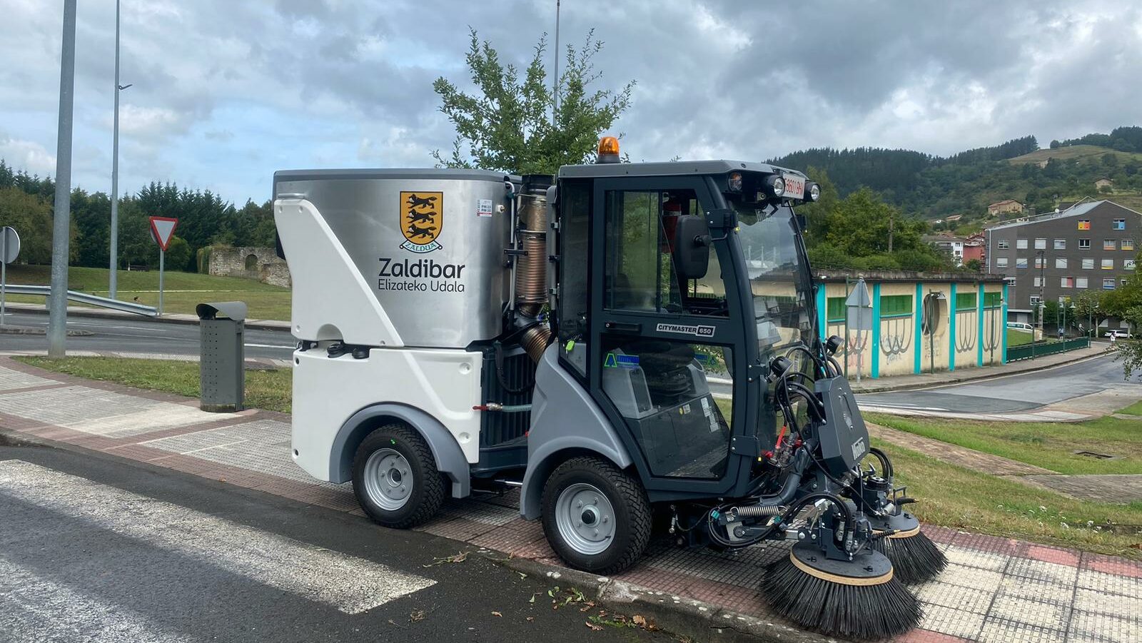 Zaldibarko Udalak ekortzeko makina barria erosi dau garbiketa zerbitzua indartzeko