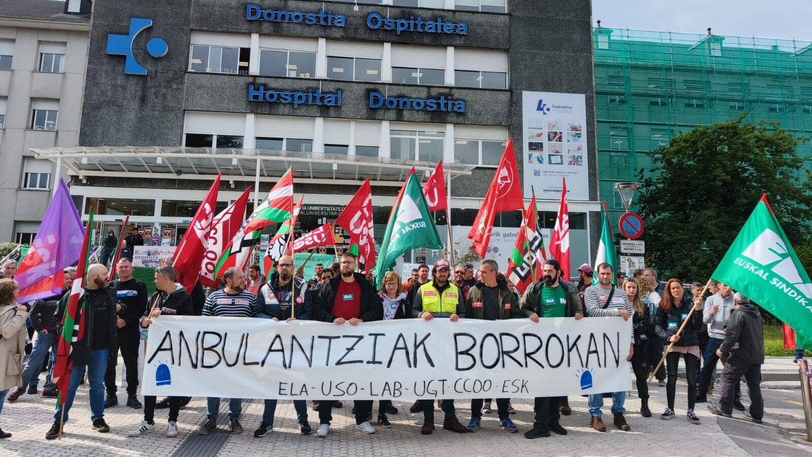 Gaur eta bihar Euskadiko anbulantzietako beharginak greban