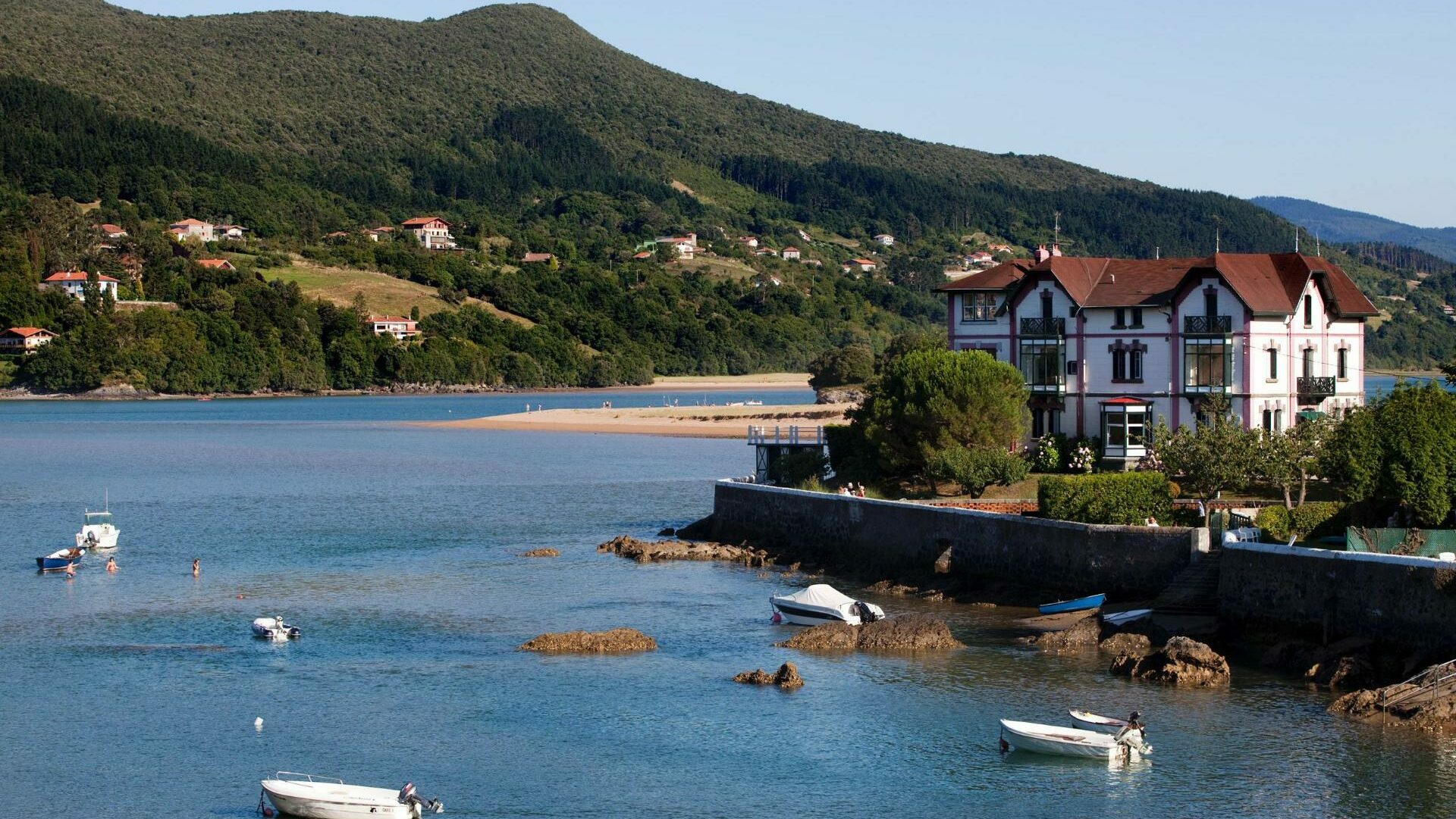 200.000 ibiltarik bisitau dabe Urdaibaiko ibilbide sarea 2023an