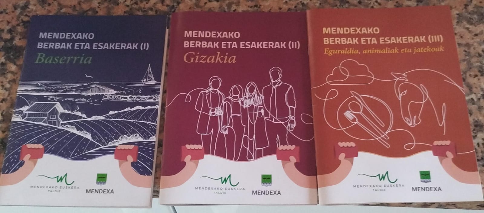 Mendexako Euskara Taldeak herriko berben hirugarren liburuxka argitaratu dau
