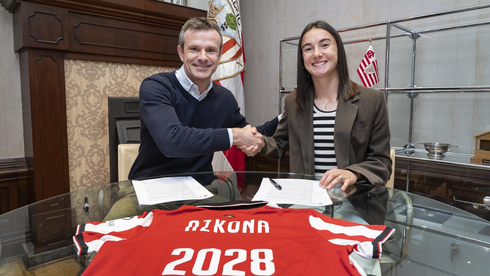 Ane Azkonak beste urte birako kontratua sinatu dau Athleticegaz