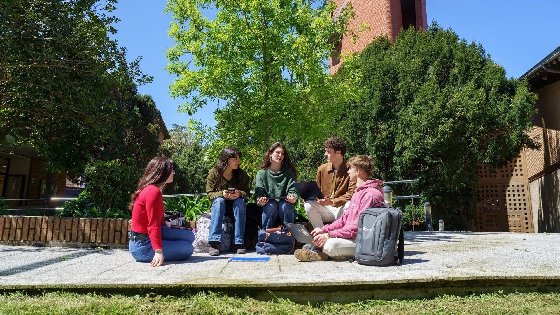 Deustuko Unibersidadeak campusak irekiko ditu astegoien honetan