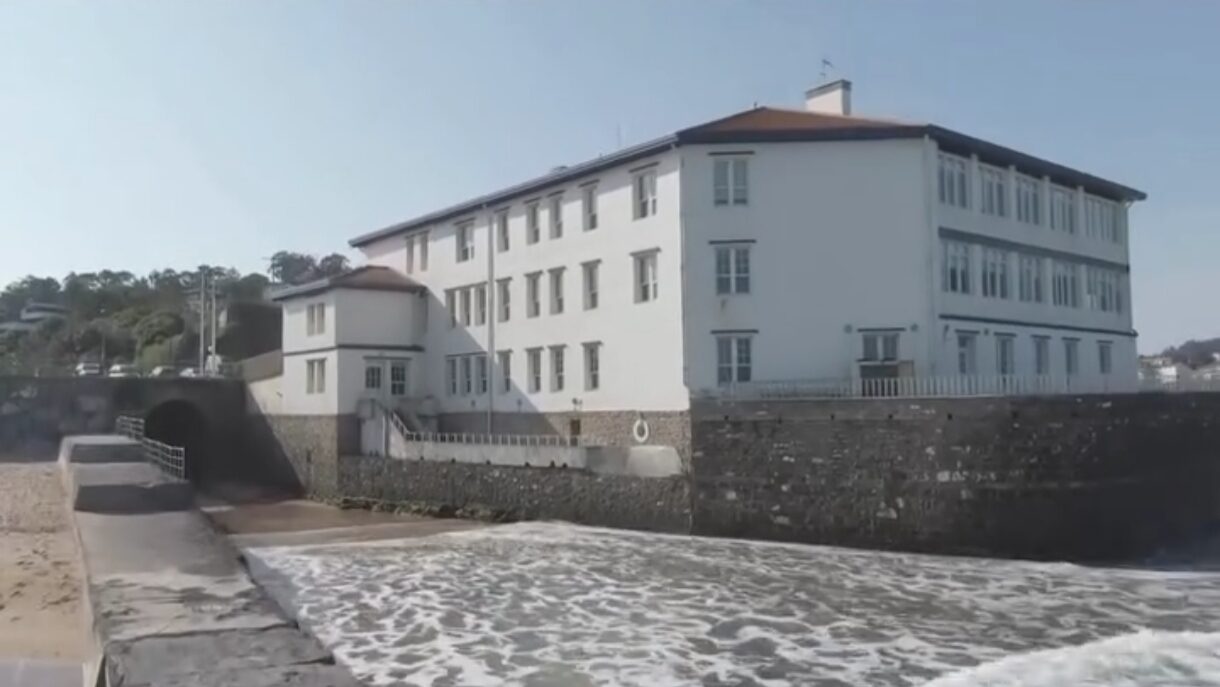 Ate irekien eguna zapatuan Plentziako Itsas Estazinoan