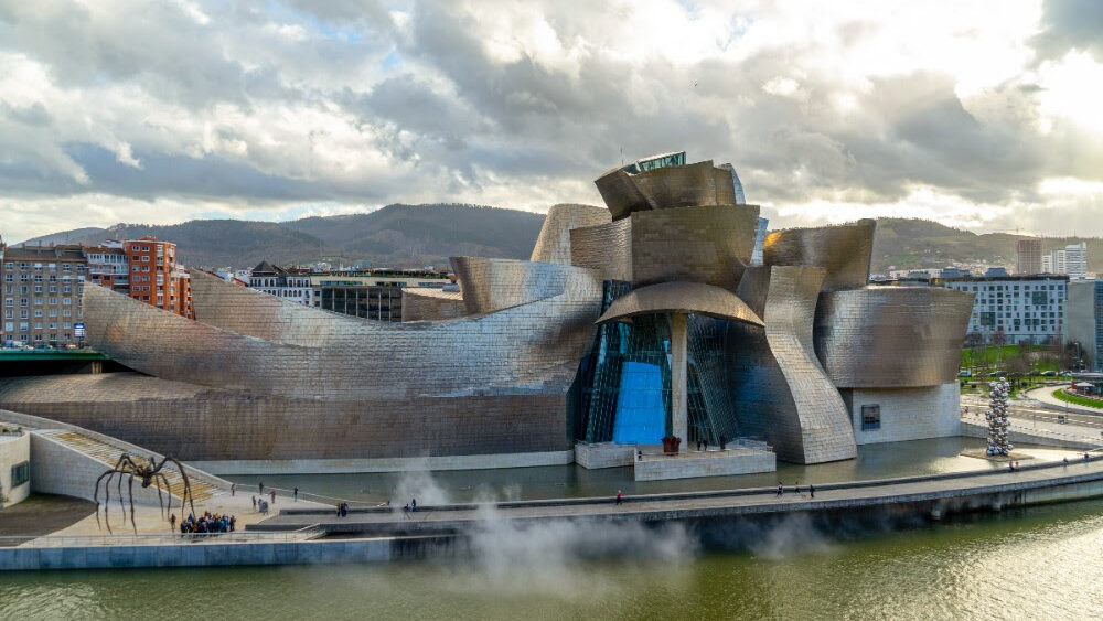 Bilboko Guggenheim museoa, munduko zazpi mirari garaikideetako bat izateko hautagaia