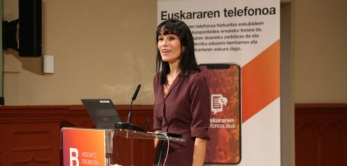 Agurne Gaubeka: “Hizkuntza eskubideak autortu barik daukaguz ia geure lurralde osoan”