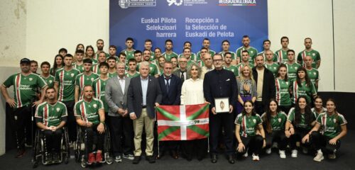 Euskal selekzinoko berrogeta bat pelotari Argentinako munduko txapelketan