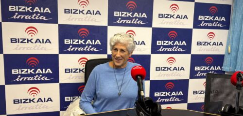 Begoña Martinez: “Juan Mari Uriartek material asko itxi eban eta argitaratu behar dala pentsau dogu”