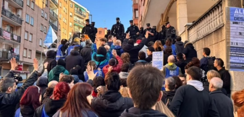 Familia bat etxegabetu dabe Arrigorrian, auzokideen erresistentzia gorabehera